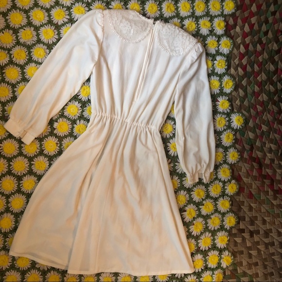 •SOLD• VINTAGE | Lace Dress - Picture 3 of 4